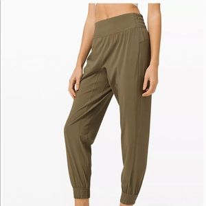 Lululemon Sun Setter joggers
